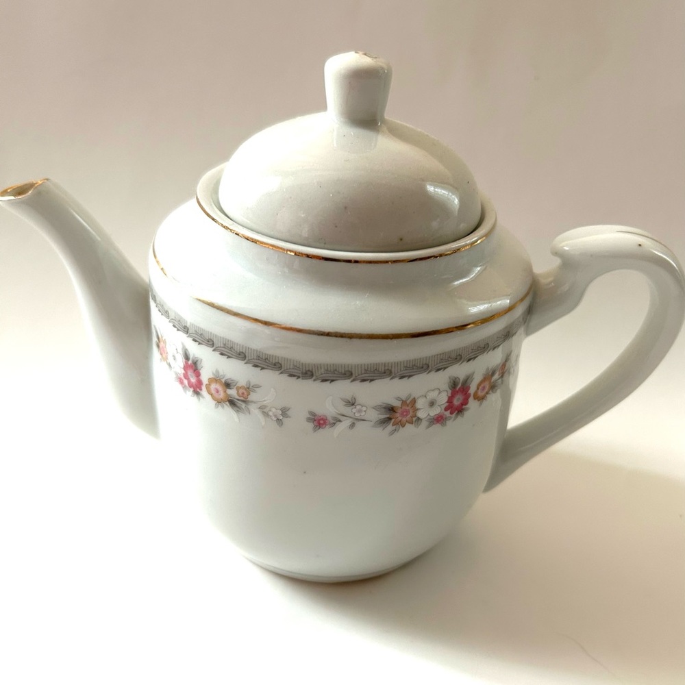 Vintage tea pot porcelain tea pot small tea pot tea ceremony brewing pot